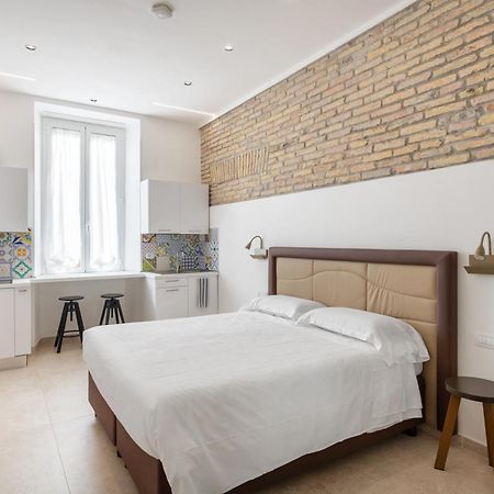 Joyful 148 Luxury Guest House Powered By Joyful Termini Boutique Guest House Рим Екстериор снимка