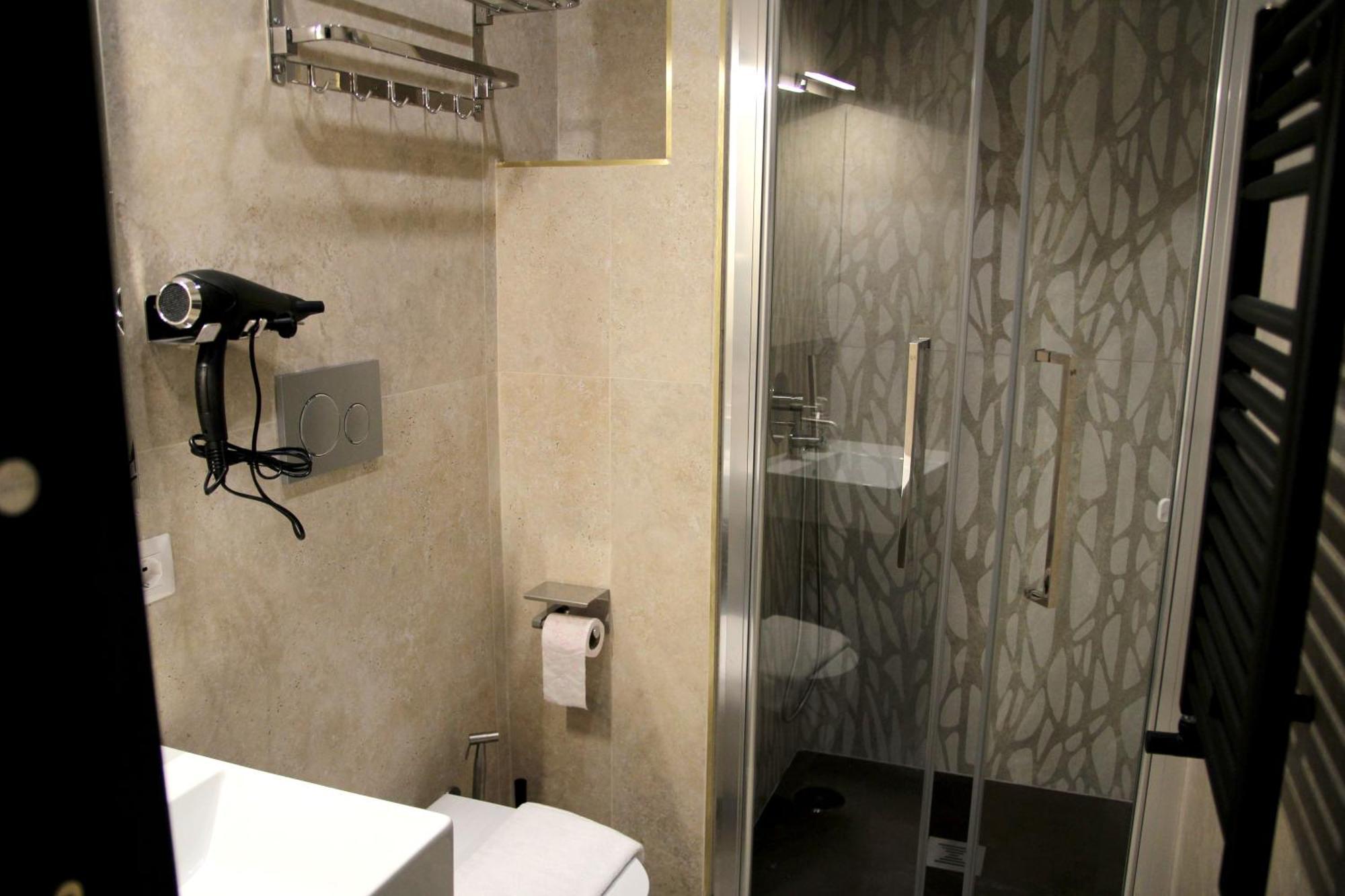 Joyful 148 Luxury Guest House Powered By Joyful Termini Boutique Guest House Рим Екстериор снимка