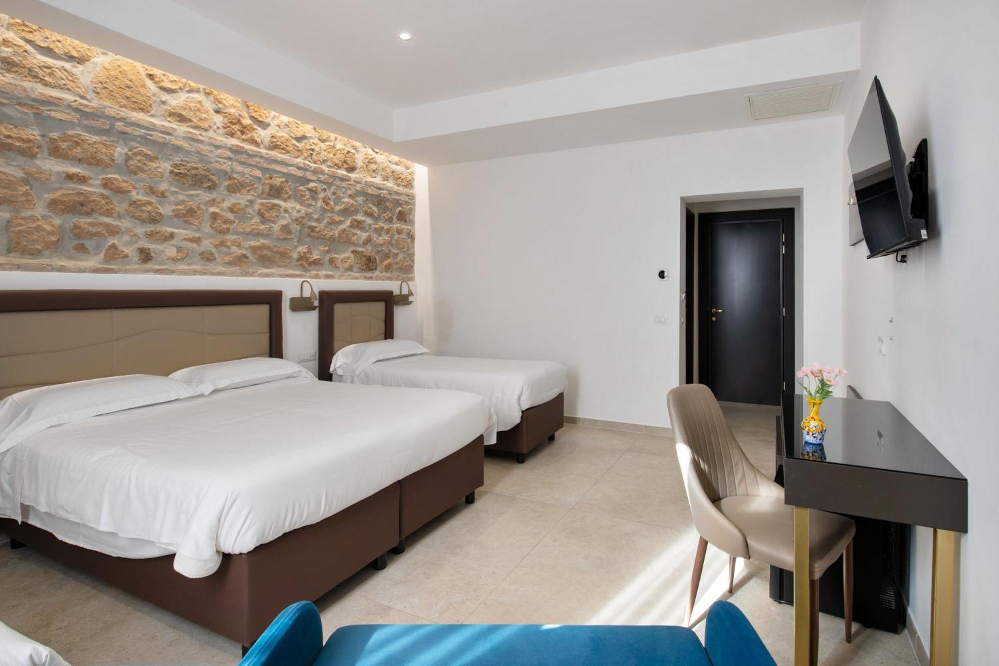 Joyful 148 Luxury Guest House Powered By Joyful Termini Boutique Guest House Рим Екстериор снимка