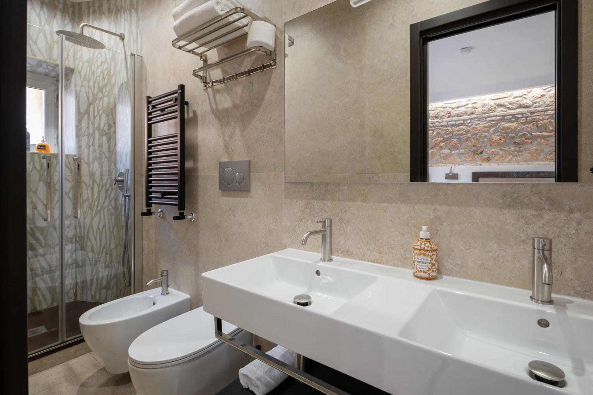 Joyful 148 Luxury Guest House Powered By Joyful Termini Boutique Guest House Рим Екстериор снимка